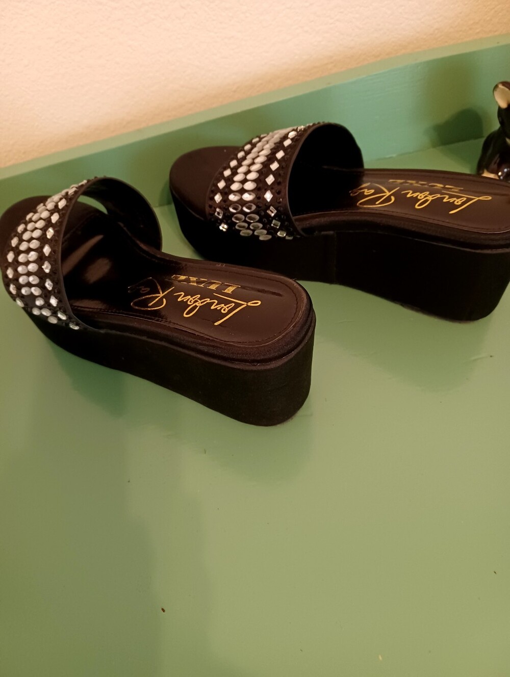 London Rag Sandals - Picture 2 of 2